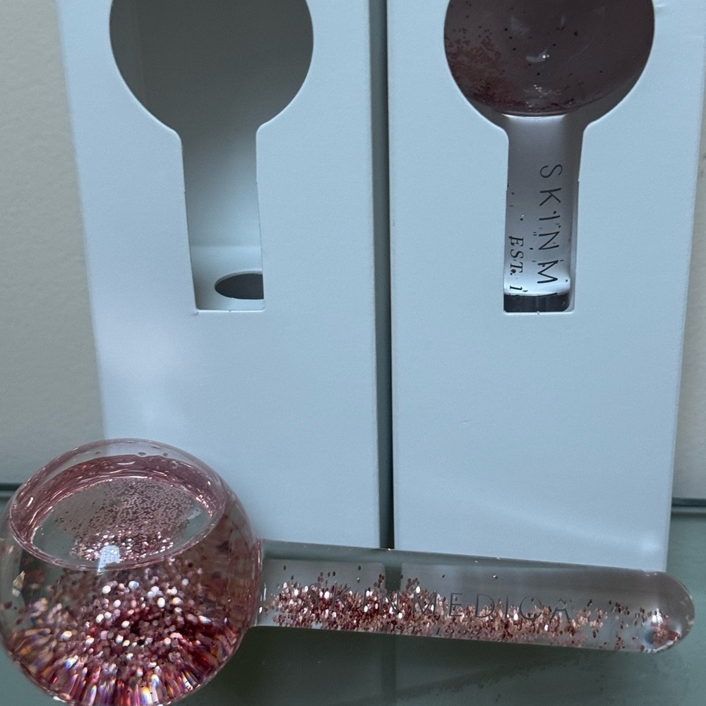 SkinMedica Rose Glitter Skincare Roller